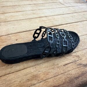 Hermès Chaine d’Ancre Espadrille in black.